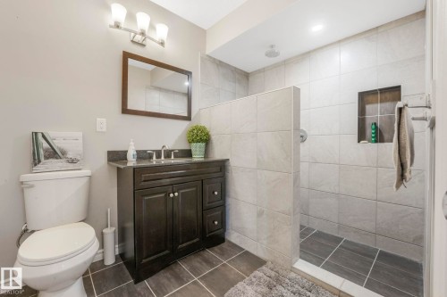 1298 Secord Landing Landing, Edmonton, AB - Indoor Photo Showing Bathroom