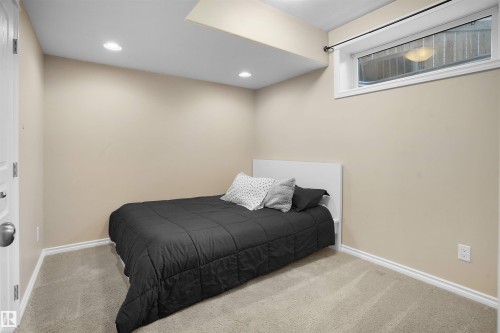 20705 56A Avenue, Edmonton, AB - Indoor