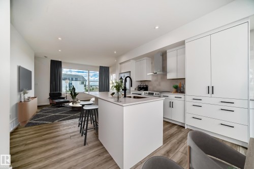 66 5 Rondeau Drive, St. Albert, AB - Indoor Photo Showing Kitchen With Upgraded Kitchen