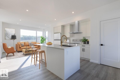 68 5 Rondeau Drive, St. Albert, AB - Indoor Photo Showing Kitchen With Upgraded Kitchen