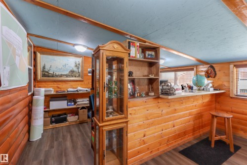 4836 A 53 Ave & 4836 B 53 Avenue, Cynthia, AB - Indoor Photo Showing Other Room