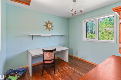 4836 A 53 Ave & 4836 B 53 Avenue, Cynthia, AB - Indoor