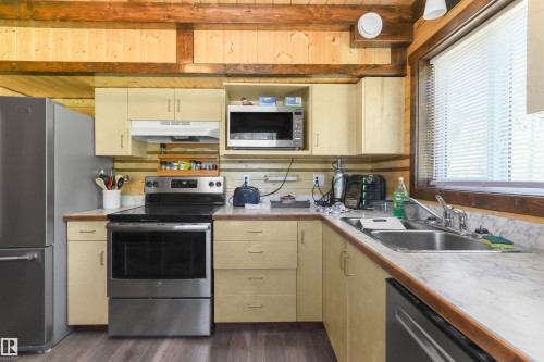 4836 A 53 Ave & 4836 B 53 Avenue, Cynthia, AB - Indoor Photo Showing Kitchen With Double Sink