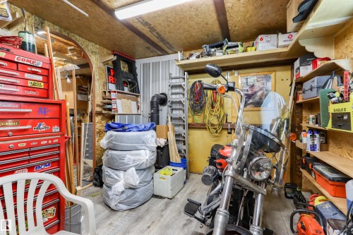 4836 A 53 Ave & 4836 B 53 Avenue, Cynthia, AB - Indoor