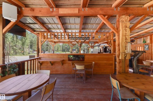 4836 A 53 Ave & 4836 B 53 Avenue, Cynthia, AB - Indoor