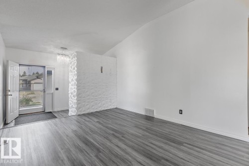13140 35 Street, Edmonton, AB - Indoor Photo Showing Other Room