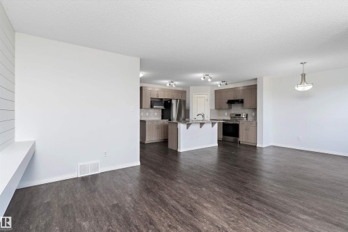 17135 38 Street, Edmonton, AB - Indoor