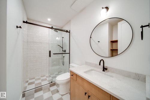 10522 134 Street, Edmonton, AB - Indoor Photo Showing Bathroom