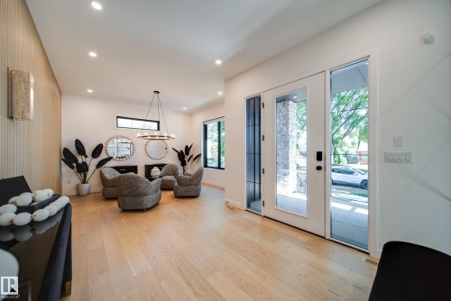 10522 134 Street, Edmonton, AB - Indoor