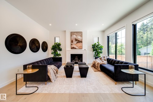 10522 134 Street, Edmonton, AB - Indoor With Fireplace