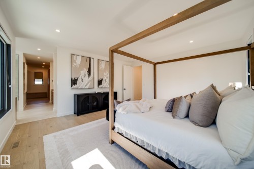 10522 134 Street, Edmonton, AB - Indoor Photo Showing Bedroom