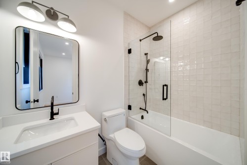 10522 134 Street, Edmonton, AB - Indoor Photo Showing Bathroom