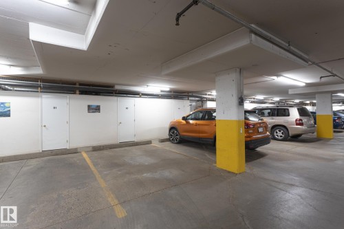 305 13450 114 Avenue, Edmonton, AB - Indoor Photo Showing Garage