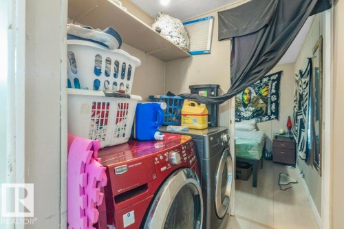321 Westbrook Way, Edmonton, AB - Indoor Photo Showing Laundry Room