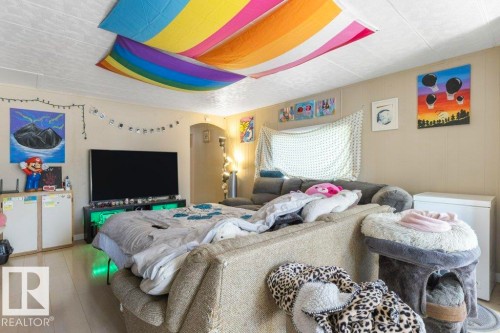 321 Westbrook Way, Edmonton, AB - Indoor Photo Showing Bedroom