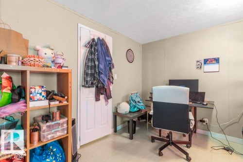 321 Westbrook Way, Edmonton, AB - Indoor Photo Showing Office