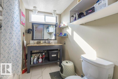 321 Westbrook Way, Edmonton, AB - Indoor Photo Showing Bathroom