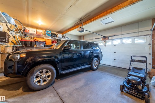 11415 9 Avenue, Edmonton, AB - Indoor Photo Showing Garage