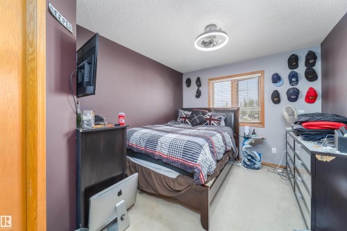 11415 9 Avenue, Edmonton, AB - Indoor Photo Showing Bedroom