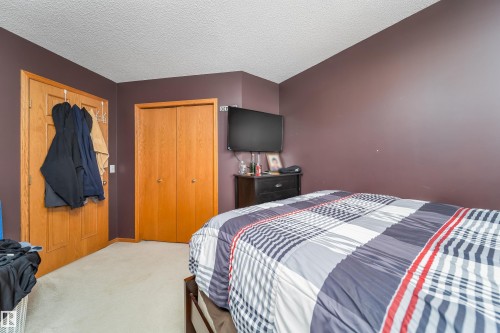 11415 9 Avenue, Edmonton, AB - Indoor Photo Showing Bedroom