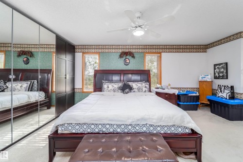11415 9 Avenue, Edmonton, AB - Indoor Photo Showing Bedroom
