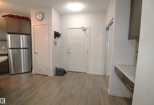 110 1144 Adamson Drive, Edmonton, AB - Indoor Photo Showing Kitchen