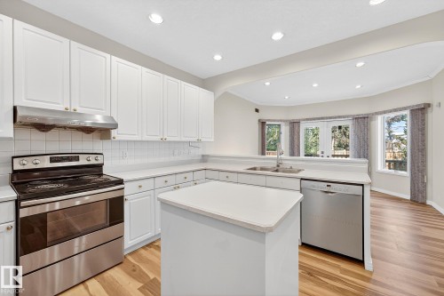 106 Farnell Close, Edmonton, AB - Indoor Photo Showing Kitchen With Double Sink