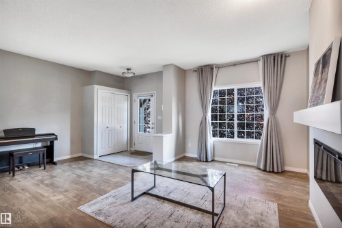 1271 Chappelle Boulevard, Edmonton, AB - Indoor Photo Showing Living Room
