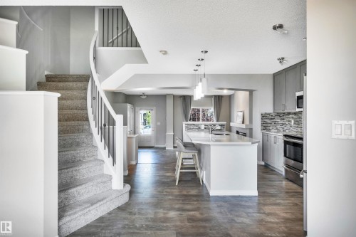 1271 Chappelle Boulevard, Edmonton, AB - Indoor Photo Showing Kitchen With Upgraded Kitchen