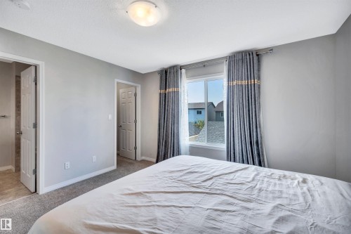 1271 Chappelle Boulevard, Edmonton, AB - Indoor Photo Showing Bedroom