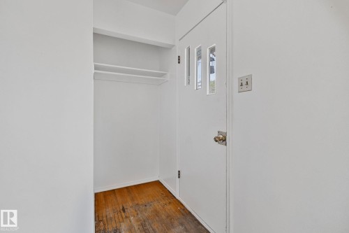 12350 82 Street, Edmonton, AB - Indoor Photo Showing Other Room