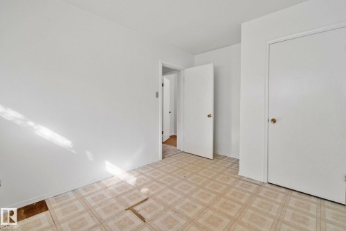 12350 82 Street, Edmonton, AB - Indoor Photo Showing Other Room
