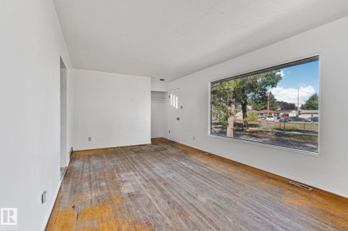 12350 82 Street, Edmonton, AB - Indoor