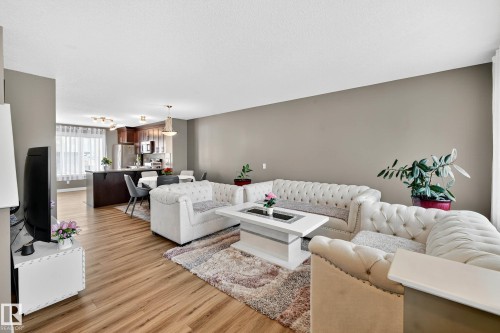 7327 Edgemont Way, Edmonton, AB - Indoor Photo Showing Living Room
