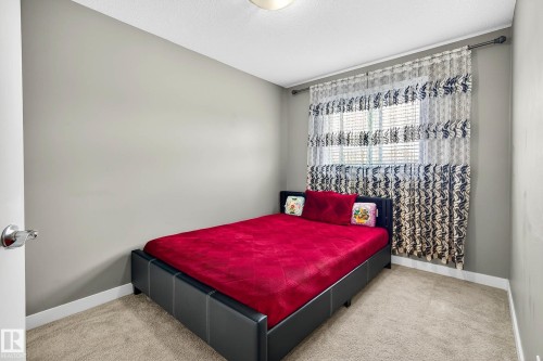 7327 Edgemont Way, Edmonton, AB - Indoor Photo Showing Bedroom