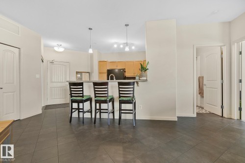 212 2503 Hanna Crescent, Edmonton, AB - Indoor Photo Showing Other Room