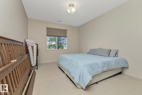 212 2503 Hanna Crescent, Edmonton, AB - Indoor Photo Showing Bedroom