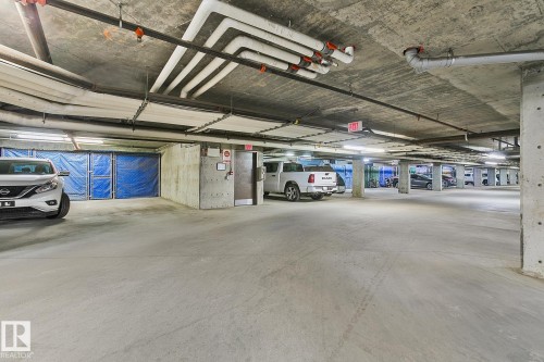 212 2503 Hanna Crescent, Edmonton, AB - Indoor Photo Showing Garage