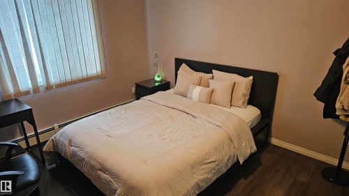 301 9525 162 Avenue, Edmonton, AB - Indoor Photo Showing Bedroom