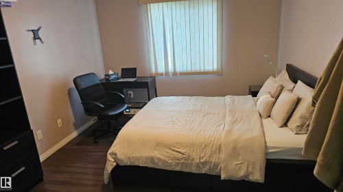 301 9525 162 Avenue, Edmonton, AB - Indoor Photo Showing Bedroom