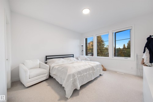 11204 & 11206 55 Avenue, Edmonton, AB - Indoor Photo Showing Bedroom