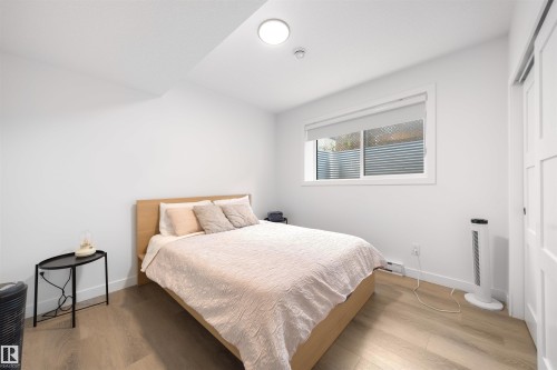 11204 & 11206 55 Avenue, Edmonton, AB - Indoor Photo Showing Bedroom
