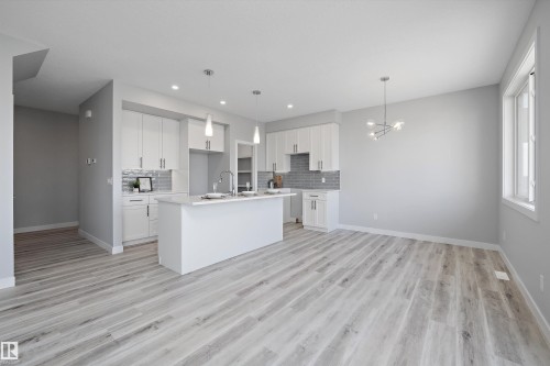 10238 92A Avenue, Morinville, AB - Indoor Photo Showing Kitchen