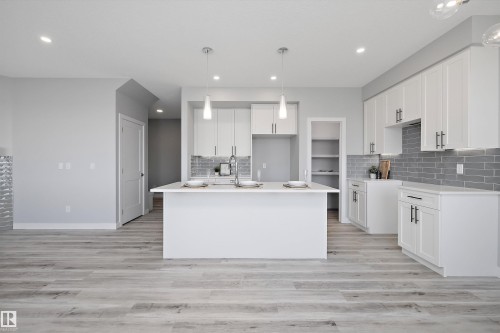 10238 92A Avenue, Morinville, AB - Indoor Photo Showing Kitchen With Upgraded Kitchen