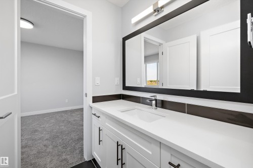 10238 92A Avenue, Morinville, AB - Indoor Photo Showing Bathroom