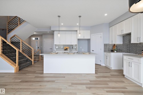10214 92A Avenue, Morinville, AB - Indoor Photo Showing Kitchen With Upgraded Kitchen