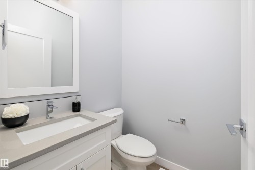 10214 92A Avenue, Morinville, AB - Indoor Photo Showing Bathroom