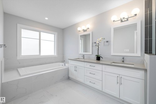 10214 92A Avenue, Morinville, AB - Indoor Photo Showing Bathroom