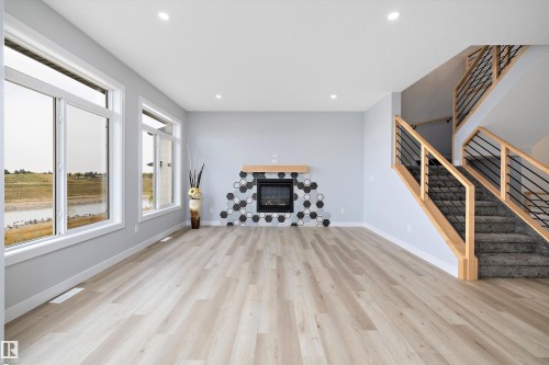 10214 92A Avenue, Morinville, AB - Indoor