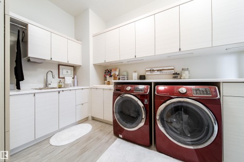 622 Howatt Drive, Edmonton, AB - Indoor Photo Showing Laundry Room